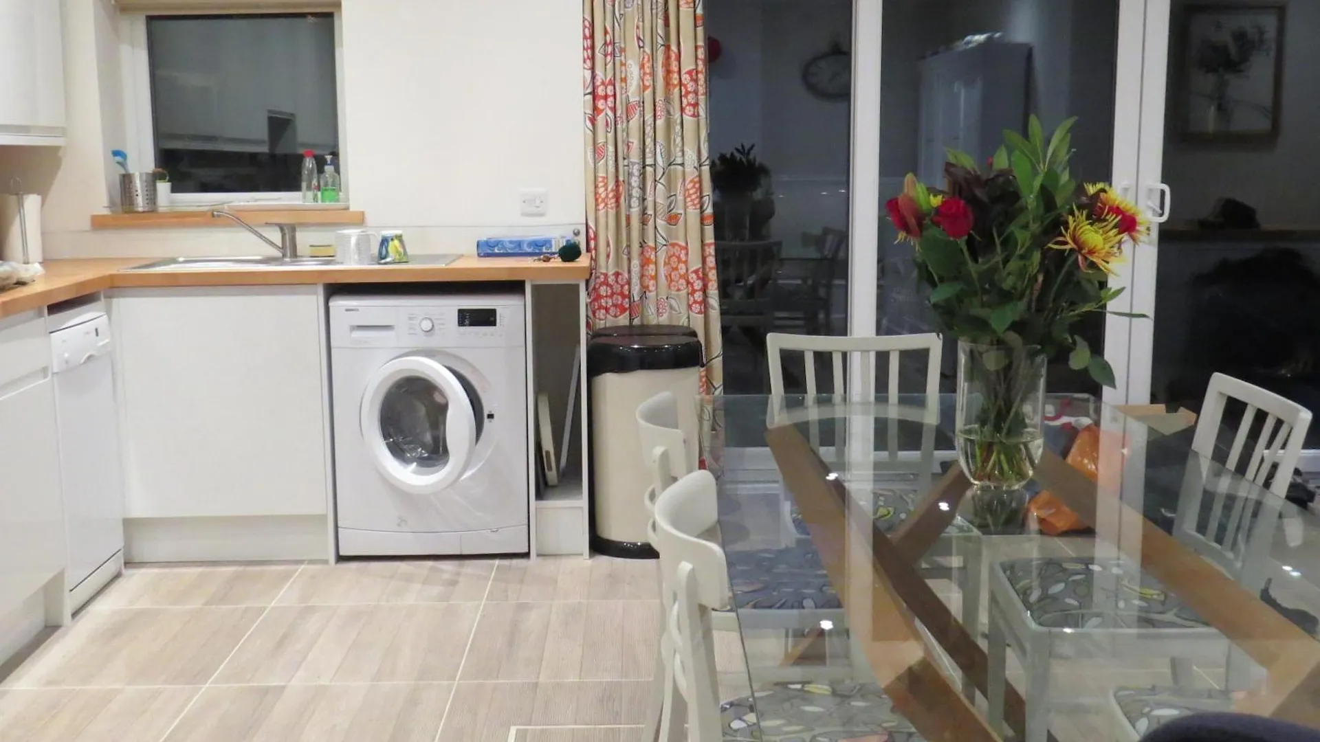 Frog Palace - Secure Parking-Outside Area-Topsham-Exeter-Beach-Chiefs-Wifi United Kingdom