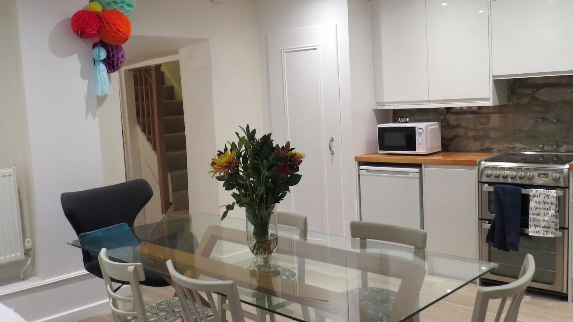 Frog Palace - Secure Parking-Outside Area-Topsham-Exeter-Beach-Chiefs-Wifi