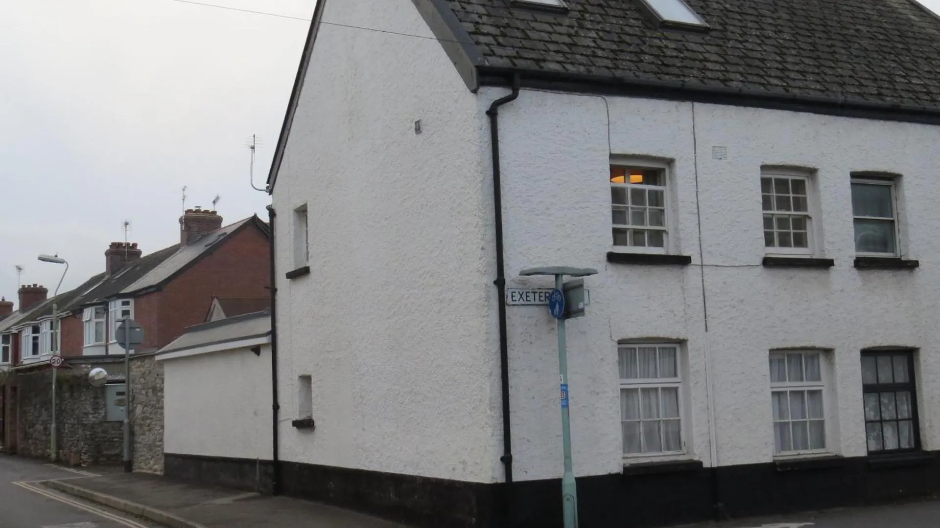 Frog Palace - Secure Parking-Outside Area-Topsham-Exeter-Beach-Chiefs-Wifi Topsham